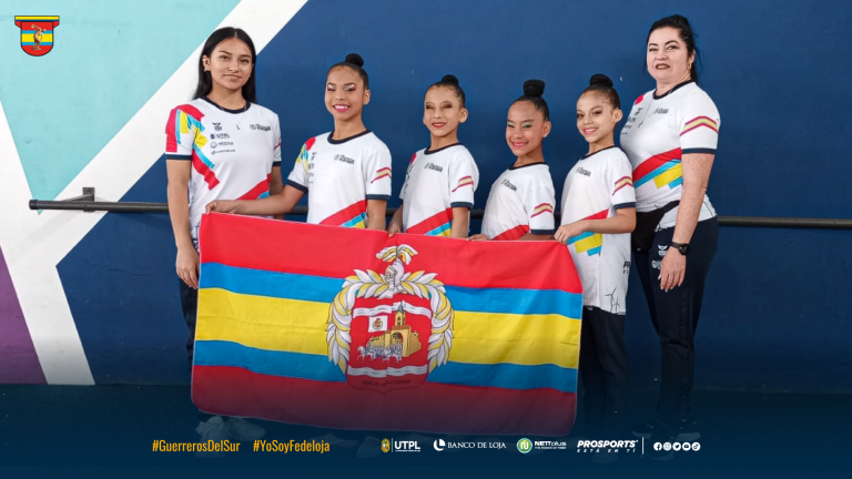 GIMNASIA RÍTMICA DE LOJA CON SU EQUIPAJE DE COMPETENCIA EN JUEGOS NACIONALES PREJUVENILES-