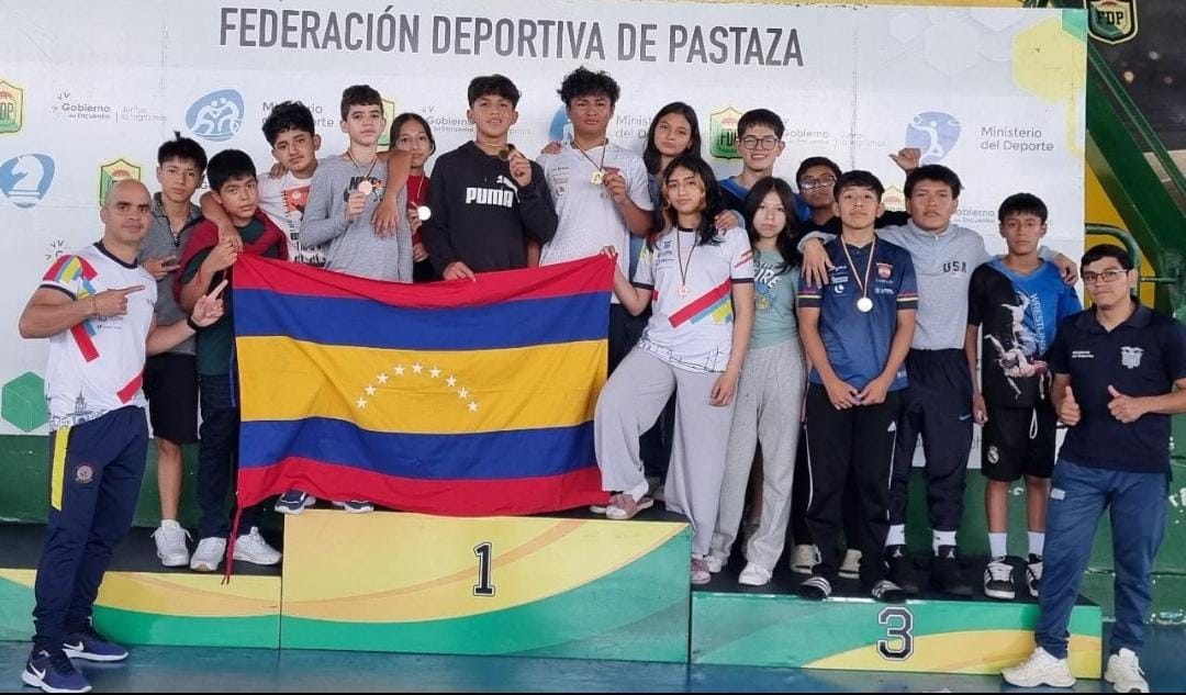 MEDALLAS PARA LOJA EN EL CAMPEONATO NACIONAL DE LUCHA OLIMPICA SUB 15  